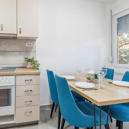 Sari City Center Apartment Újvidék Kültér fotó