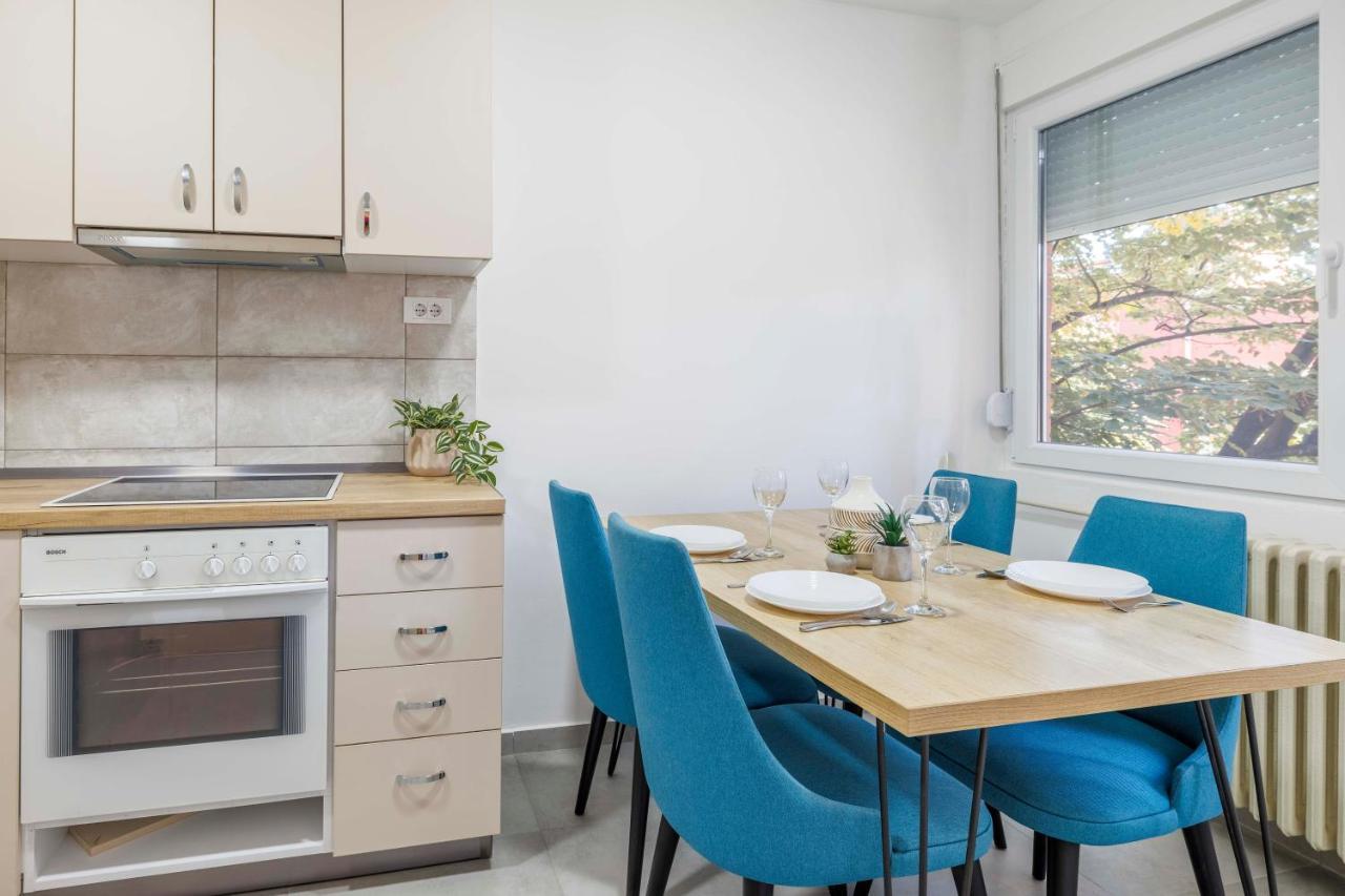 Sari City Center Apartment Újvidék Kültér fotó